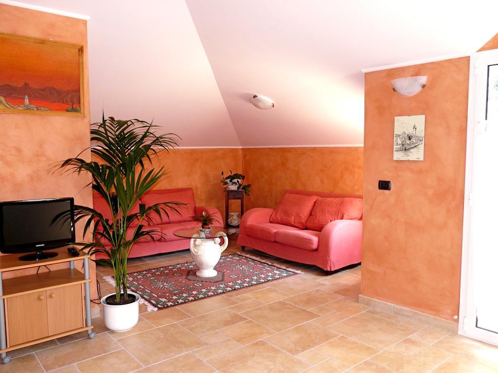 Ferienwohnung L'Albicocco Dolceacqua Zimmer foto