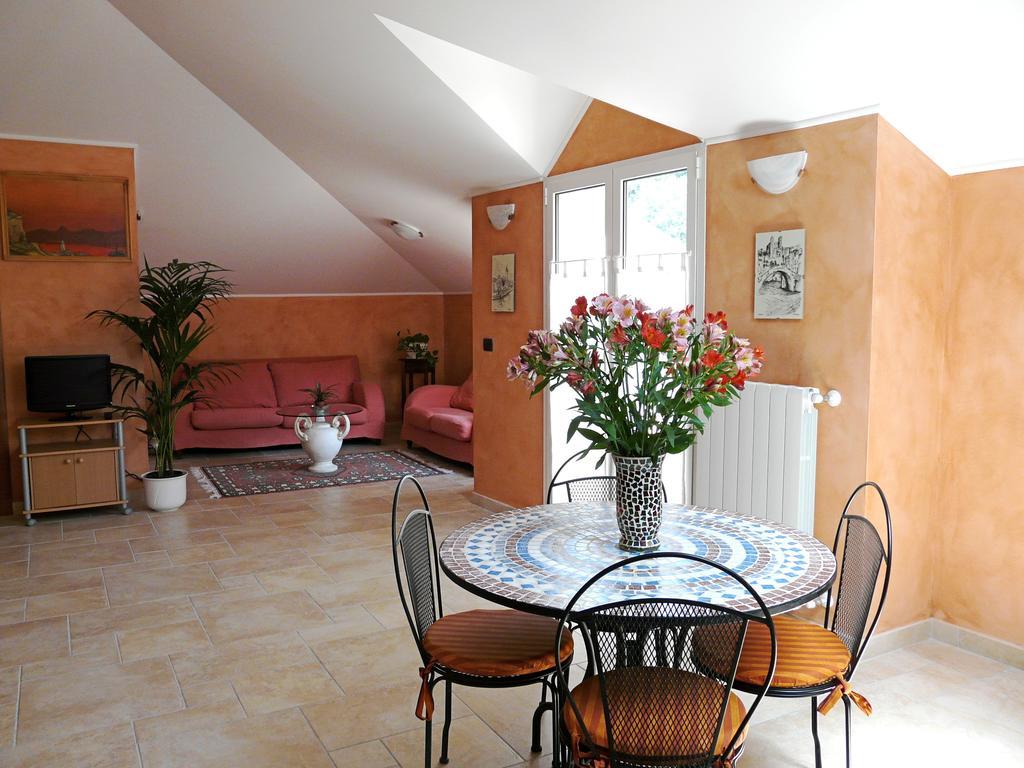 Ferienwohnung L'Albicocco Dolceacqua Zimmer foto
